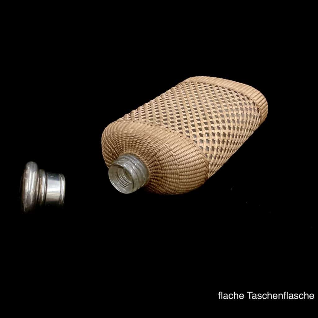 Zwei trinkflaschen aus glas mit feinster korbgeflechtummantelung, jäger-accessoirs, in selten hervorragend erhaltenem zustand! England, um 1850-1870