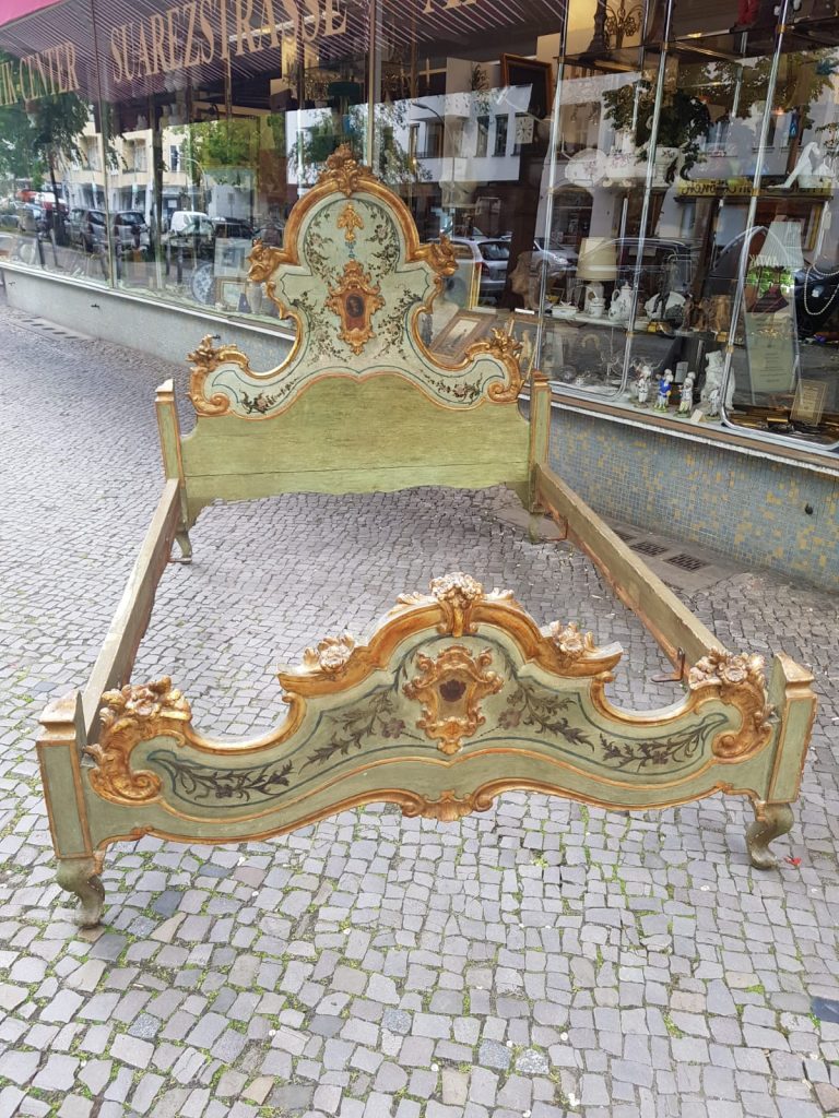 Barockes bett – jetzt im kunsthandel berlin entdecken Barockes bett • kunst & antiquitäten berlin
