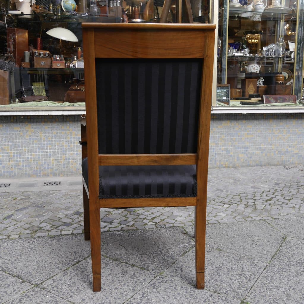 Biedermeier armlehnstuhl • kunst & antiquitäten berlin