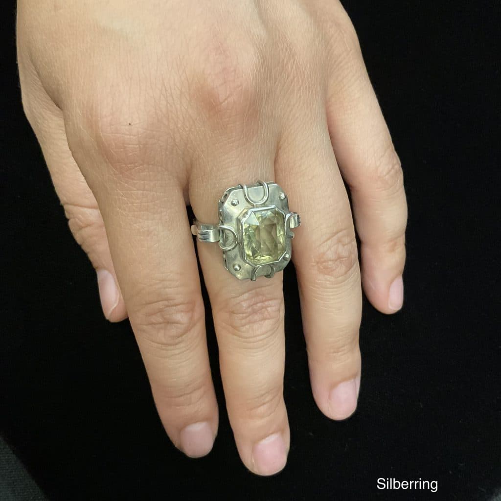 Silberring mit geschliffenem Citrinstein